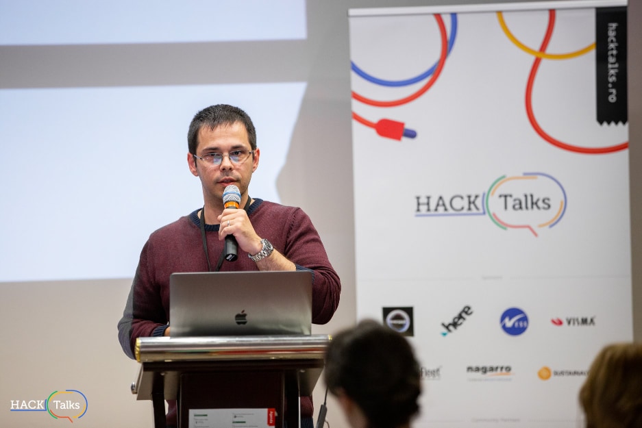 Cezar Halmagean speaking at HackTalks